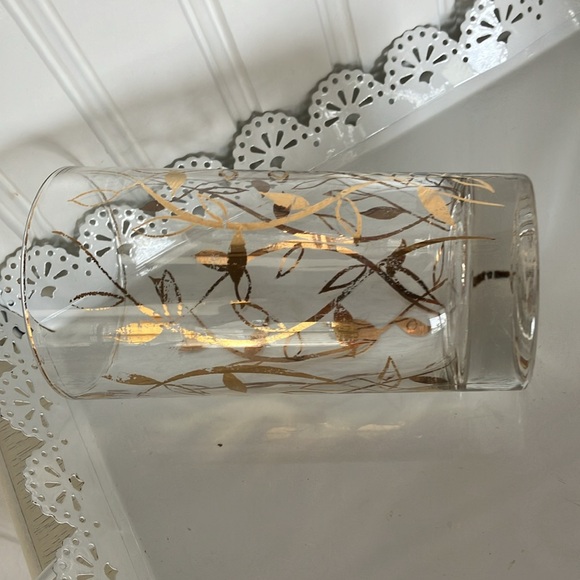 Vintage Gold Patterned Drinking Glasses, 8 Ounces, Set of 7 - Picture 6 of 9